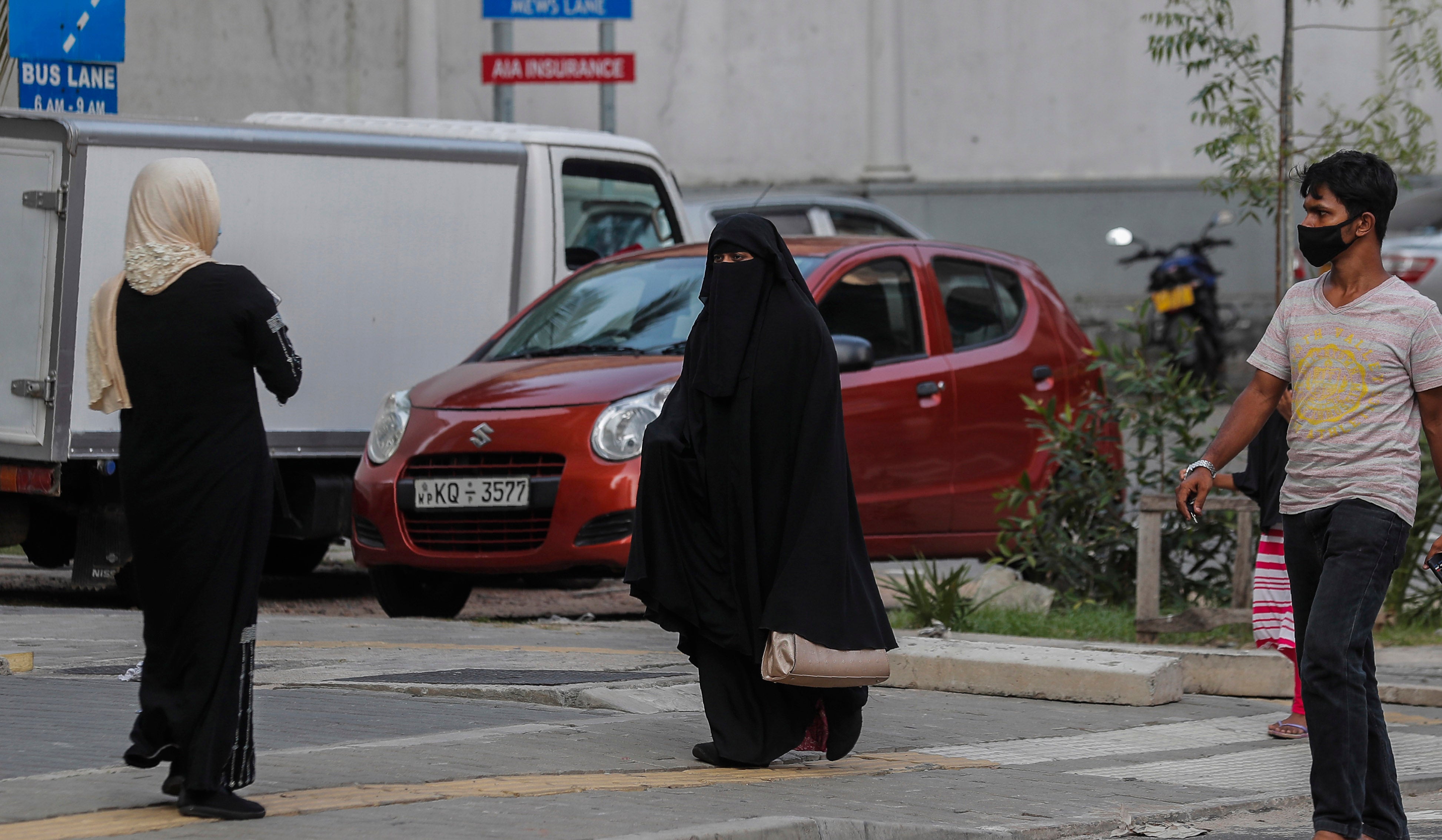202103asia_sri_lanka_burqa