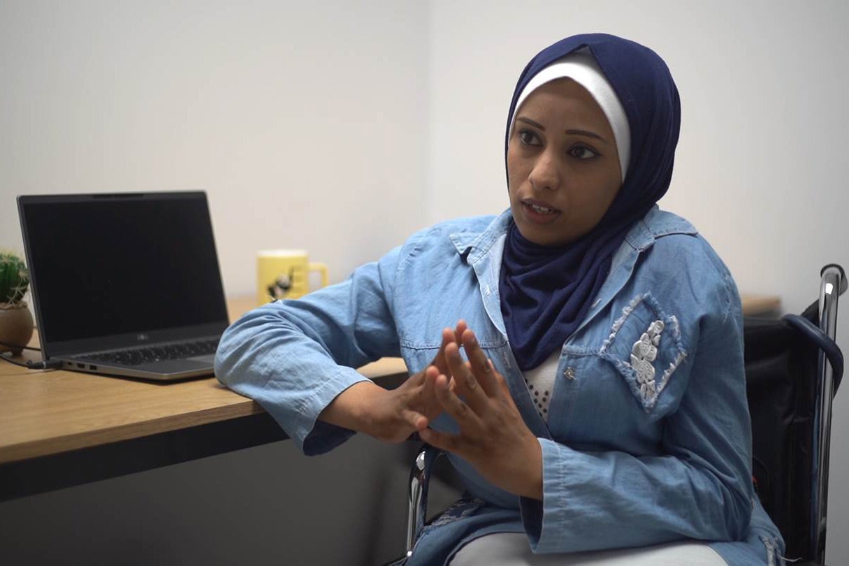 Abeer al-Harakli, une défenseure des droits des personnes handicapées à Gaza, photographiée en juin 2021.