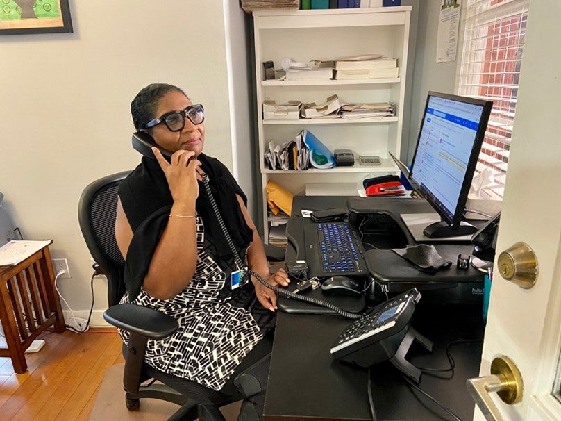 Darna Savariau-Daley, trabajadora de intervención del Centro de Crisis Gerstein de Toronto.