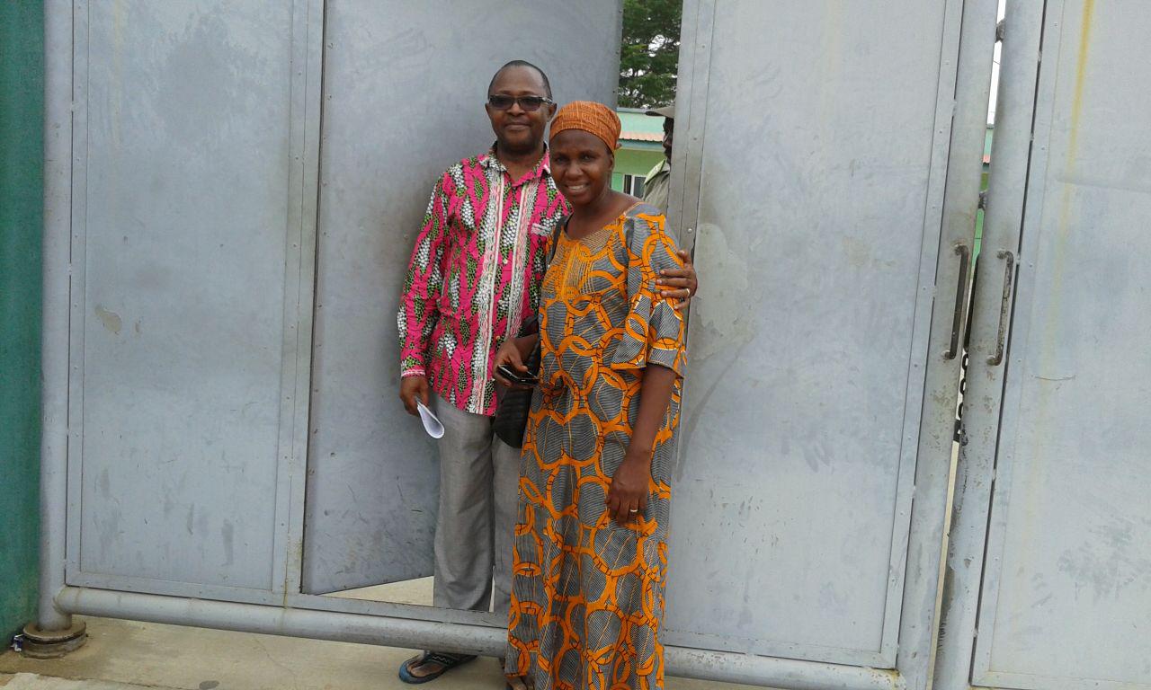 Mavungo’s wife Adolfina Mavungo met him by the gates of the Cabinda prison, when he was released on Friday morning, May 20, 2016.