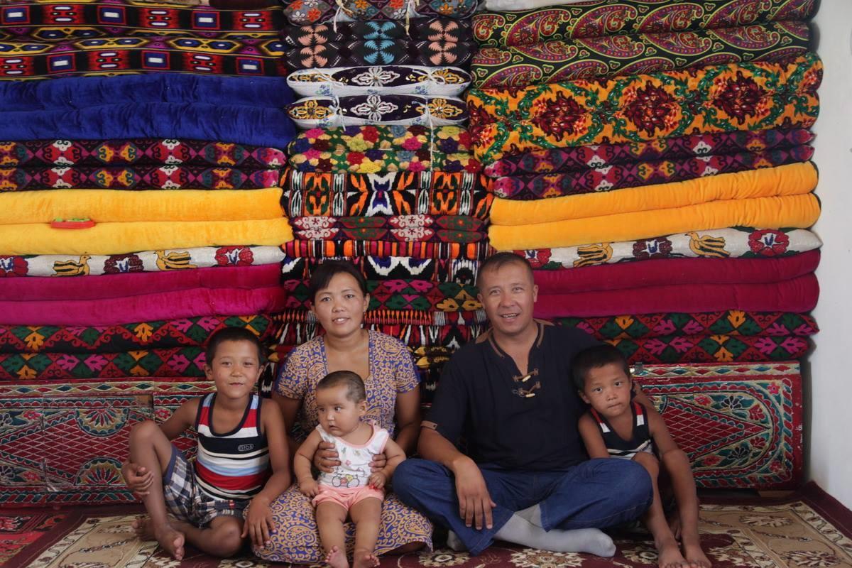 Human rights defender Uktam Pardaev with his family before his arrest. The Uzbek authorities imprisoned Pardaev for two months on November 16, 2015 before releasing him on a suspended sentence. 