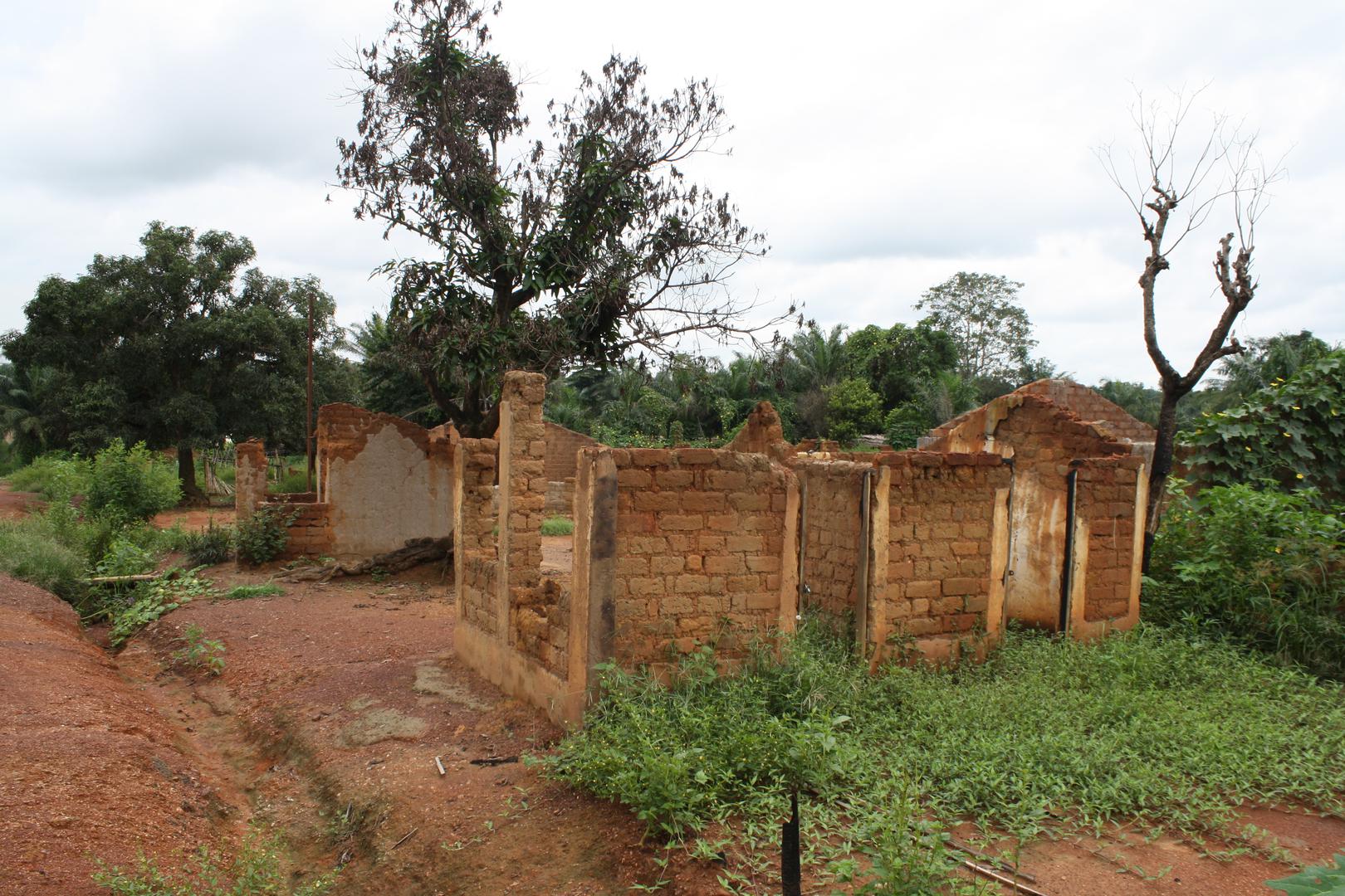 Destroyed homes in the Paris-Congo neighborhood of Alindao, Central African Republic. UPC fighters and armed Muslim civilians attacked the area on May 9, 2017. 