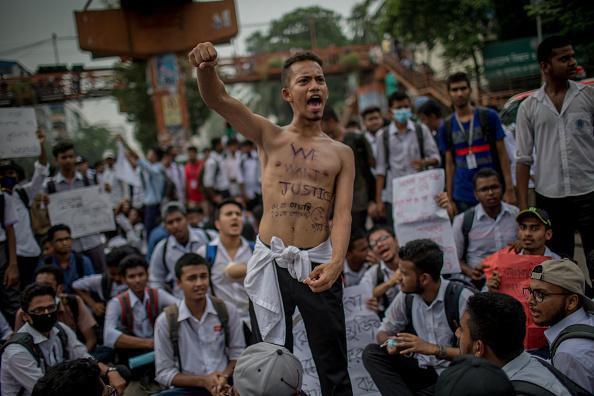201808asia_bangladesh_studentprotest