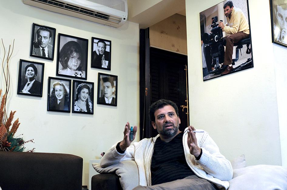أعمال الفنانين الذين دعموا بشكل عام الرئيس والحكومة، مثل المخرج خالد يوسف، خضعت للرقابة. © 2008 دانا سمايلي/بلومبرغ عبر غيتي إيمجز