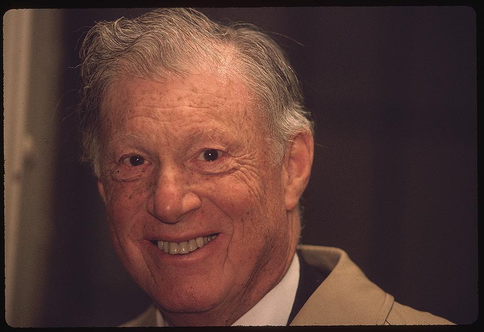 罗伯特・伯恩斯坦，摄于1997年。