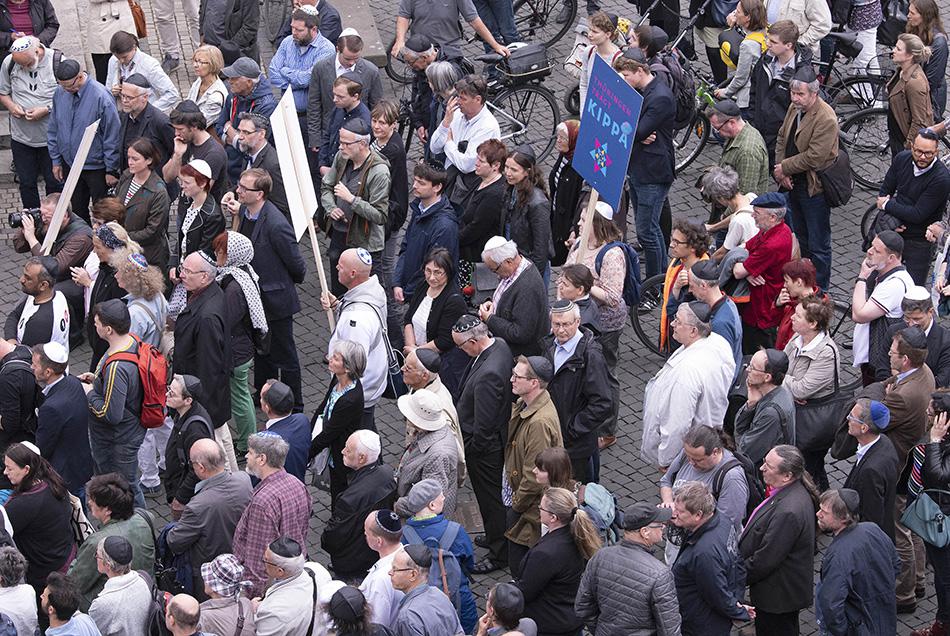 201906europe_germany_antisemitism_march_fr