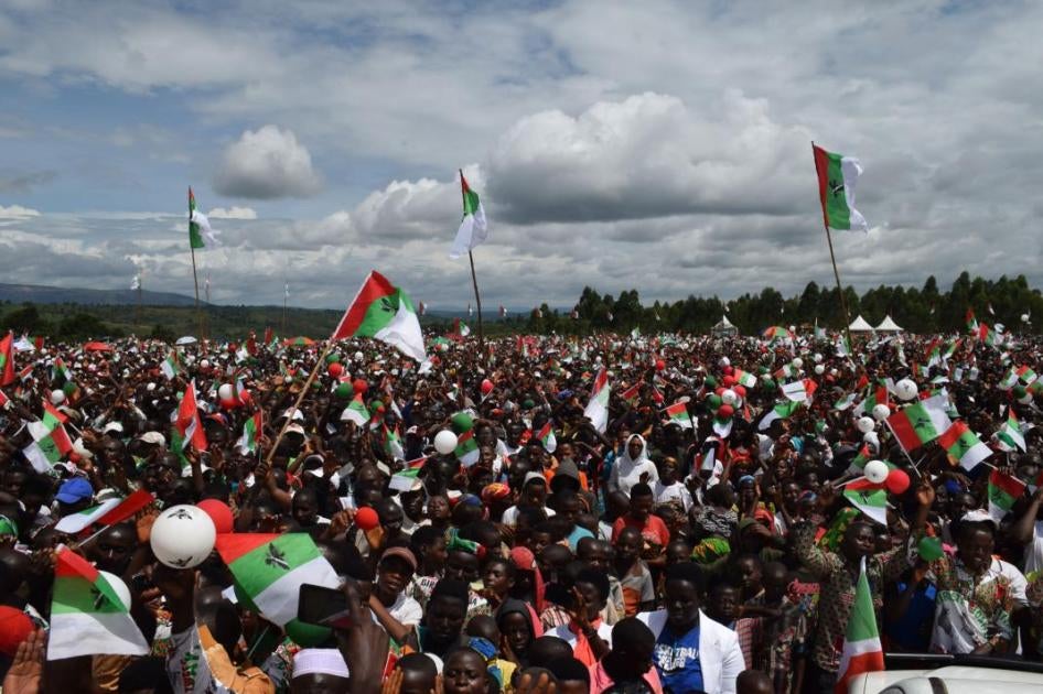 A rally on the first day of the ruling party’s campaign in Bugendana, Burundi, on April 27, 2020.