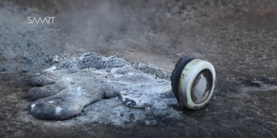 Una submunición incendiaria ZAB-2.5 de un ataque ocurrido el 5 de diciembre de 2016 contra Maarat al-Numan, en el sur de Idlib.