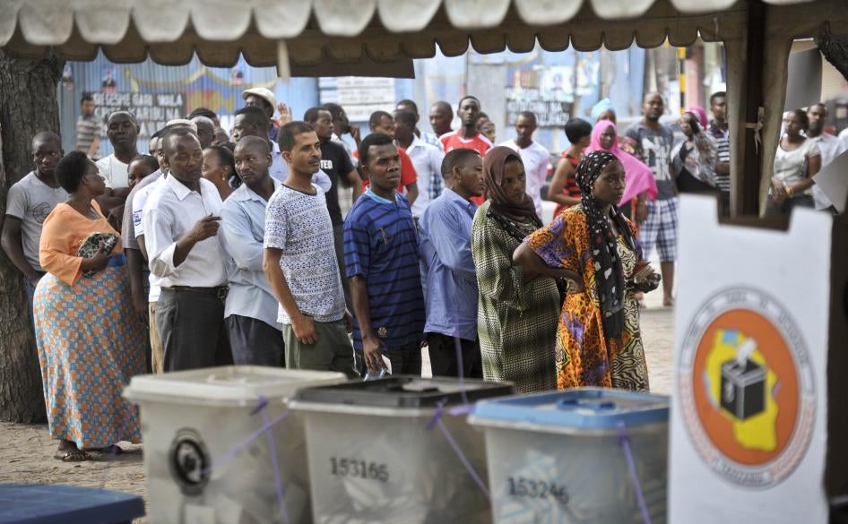 Tanzanians queue up to cast their votes
