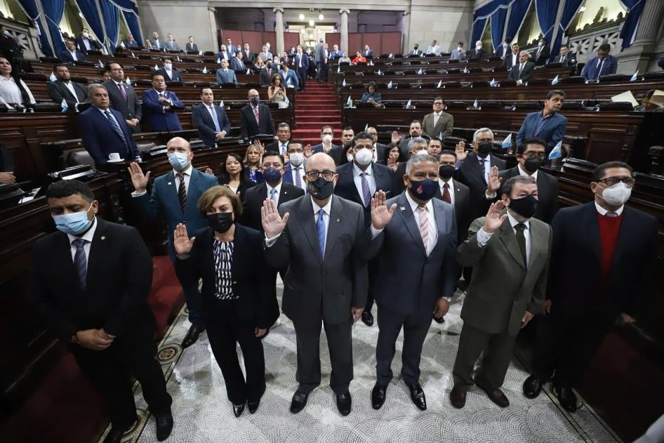 El 21 de septiembre de 2022, el Congreso juramentó a la comisión de postulación que está encargada de presentar una nómina de seis candidatos al cargo de Contralor General.