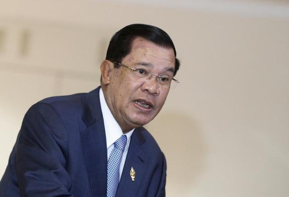 Prime Minister Hun Sen arrives at the National Assembly in Phnom Penh, Cambodia on October 30, 2015. 