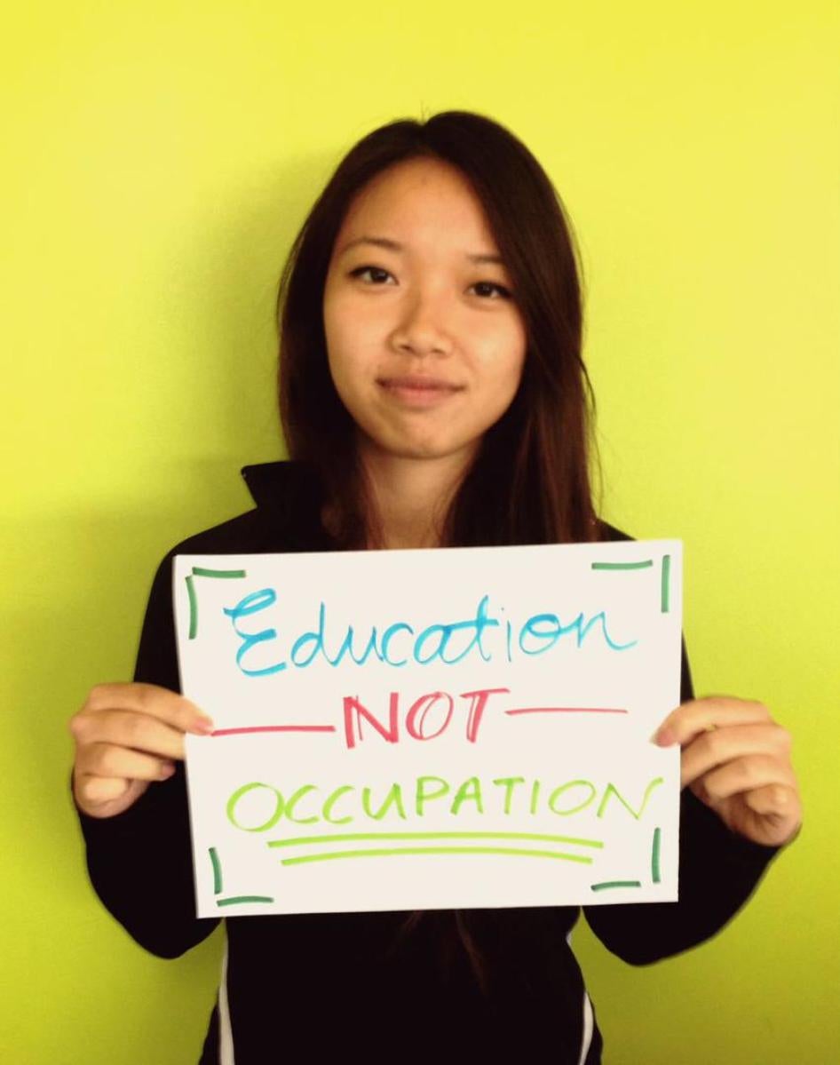 Canadian students taking part in an exercise to urge Justin Trudeau to sign the Safe Schools Declaration and help end attacks on and military use of schools.