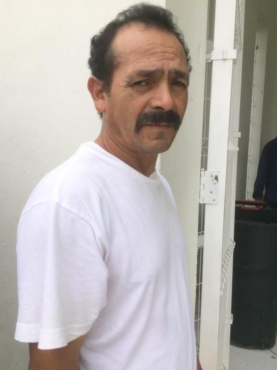 201711usp_TheDeported_Braulio_Q