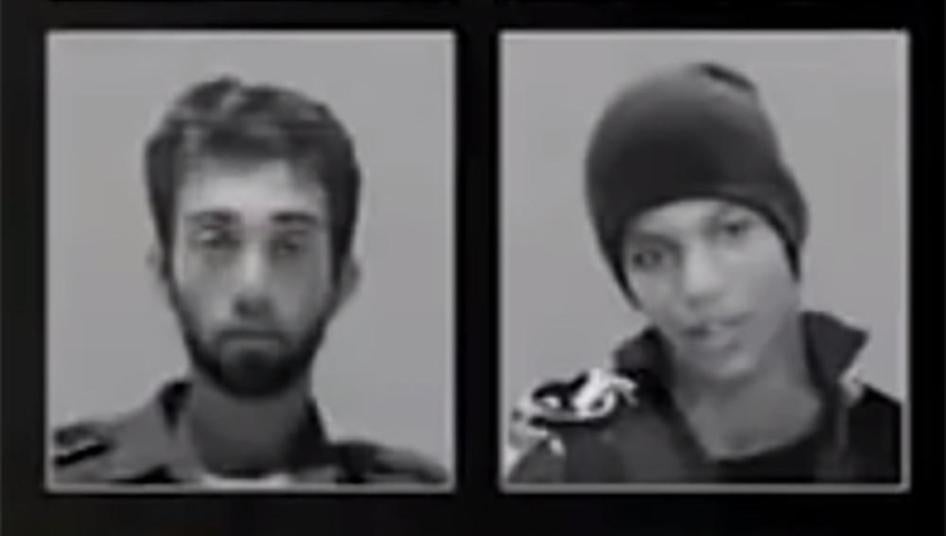 Image d'une vidéo diffusée par l'aile militaire du Hamas le 1er avril 2016, montrant des photos de deux citoyens israéliens – Hisham al-Sayed et Avera Mangistu&nbsp;– détenus toyens israéliens – Avera Mangistu et Hisham al-Sayed – vêtus d’uniformes militaires.