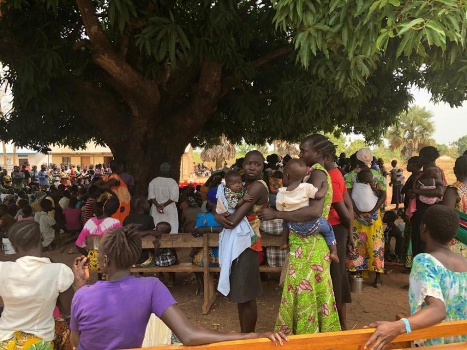 Ces femmes sud-soudanaises tenaient leur bébés en mars 2019 dans la ville de Yei (État de Yei River) au Soudan du Sud, après avoir dû fuir leurs villages avoisinants.
