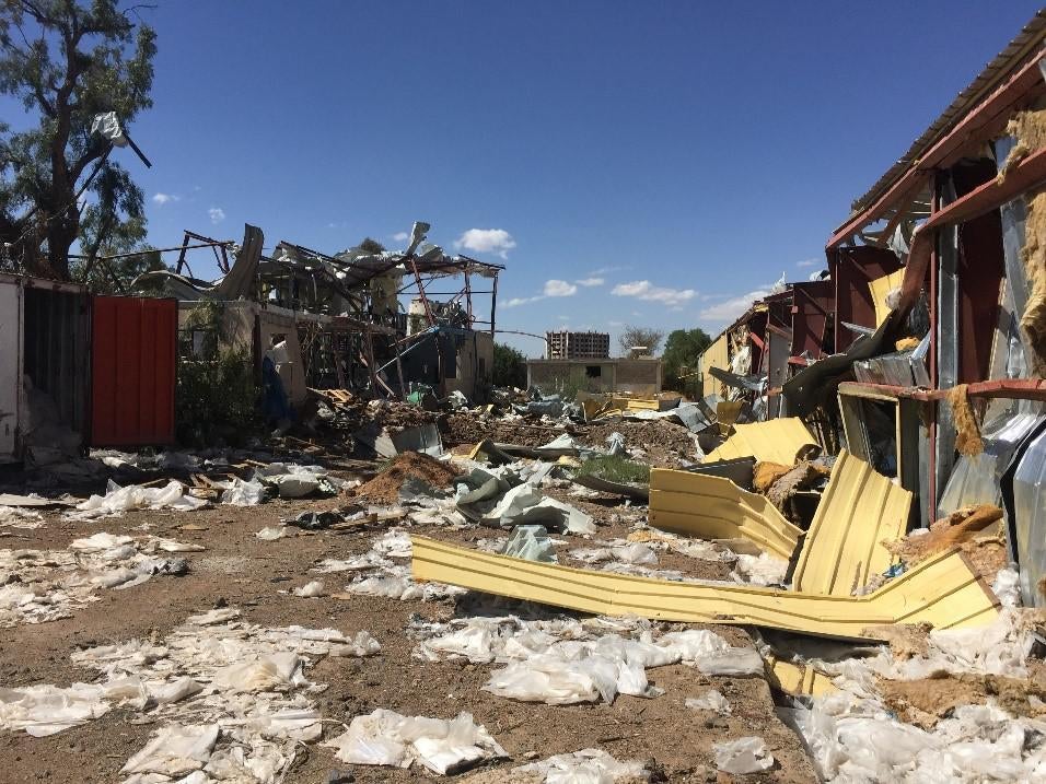 2016_AR_EME_Yemen_BombingBusinesses_12