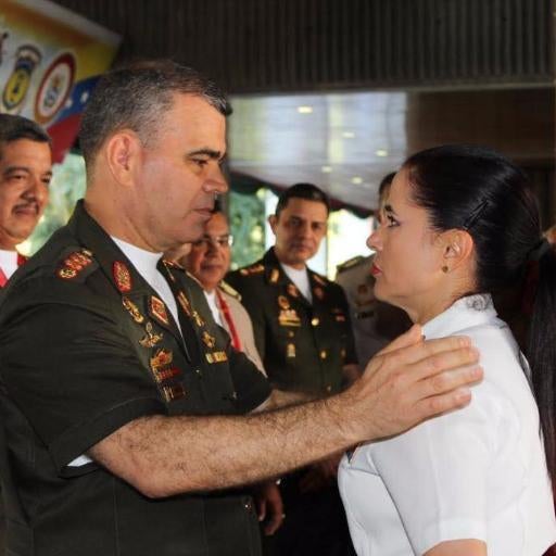 Capitana Siria Venero de Guerrero (aparece junto al Ministro de Defensa Padrino López), fiscal general militar. Venero de Guerrero es la máxima funcionaria responsable por los procesos en la justicia militar. El derecho venezolano reconoce a la fiscal gen