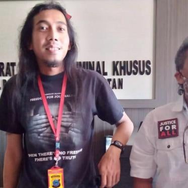 On May 4, 2020, the South Kalimantan police arrested and detained blogger Diananta Putra Sumedi (left) in Banjarmasin, charging him with online defamation, which carries a maximum penalty of six years in prison.