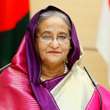 Bangladeshi Prime Minister Sheikh Hasina meets with officials in Tokyo, May 29, 2019.