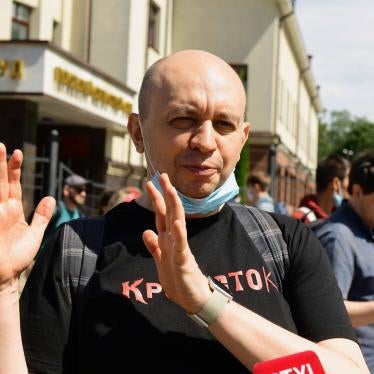 The Editor-in-Chief of Mediazona, Sergey Smirnov, in front of Pskov Regional Court, after the trial of Russian journalist Svetlana Prokopyeva, Pskov, Russia, July 6 2020.
