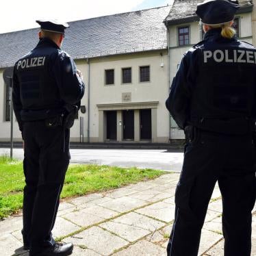 police officers stand guard at synagogue in germany as antisemtism on rise