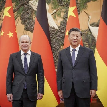 German Chancellor Olaf Scholz, left, with Chinese President Xi Jinping at the Great Hall of the People in Beijing, November 4, 2022. 