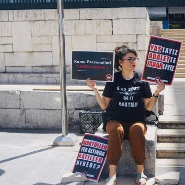 Döne Kaya, who lost family members in the February 6, 2023 earthquake in Türkiye, actively campaigns for accountability for earthquake deaths with the Platform for Families in Pursuit of Justice. 