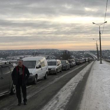 Civilians waiting at the Novotroitske crossing point in the government-controlled Donetsk region, December 21, 2016.