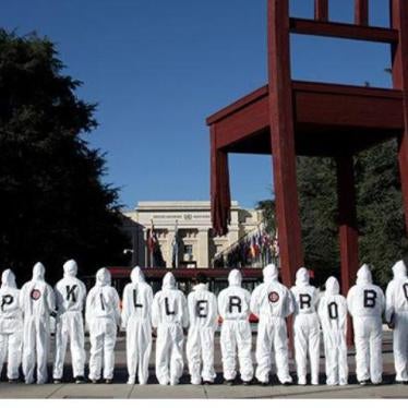 201809arms_killerrobots_campaign_protest2_FR