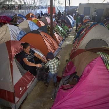 202004us_border_tents